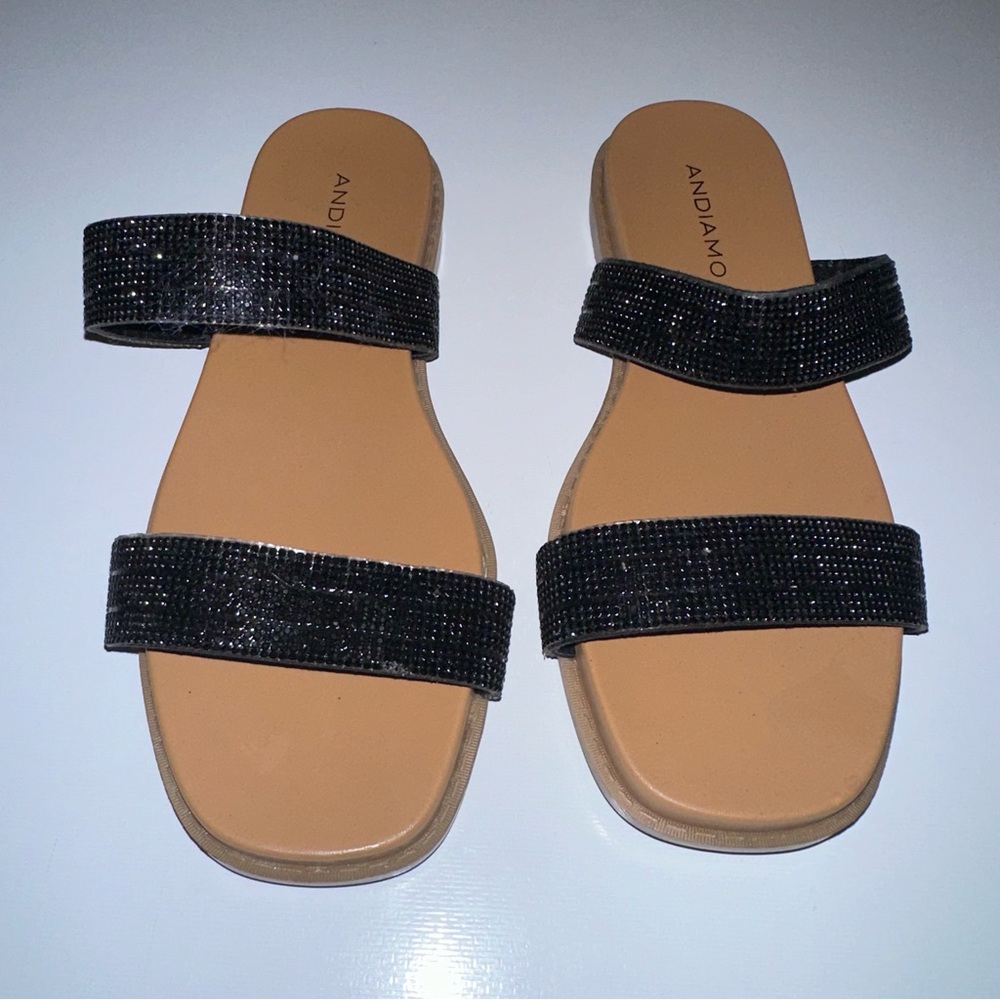 NWOT Andiamo sandals